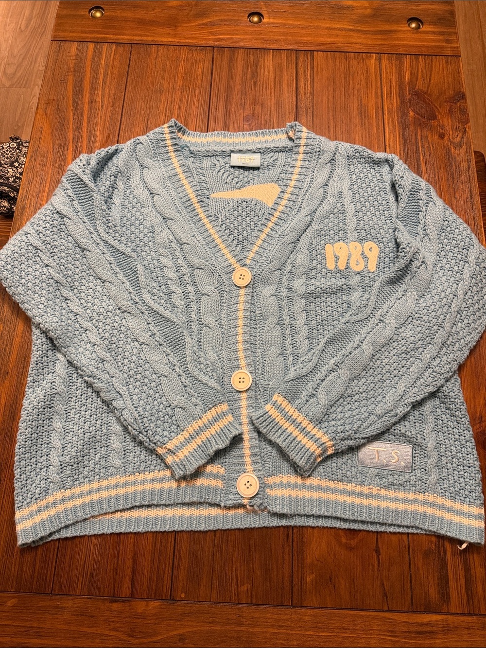 Taylor Swift 1989 Blue Cable-Knit Cardigan with Cream Trim size medium/large